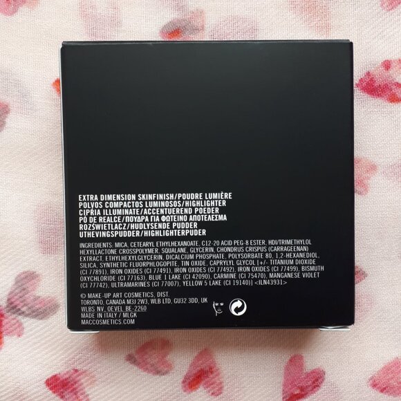 MAC Cosmetics: Extra Dimension Skinfinish - Whisper of Gilt - Picture 4 of 14